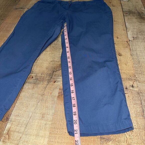 Vineyard Vines Atlantic Fit Capris - Picture 8 of 9